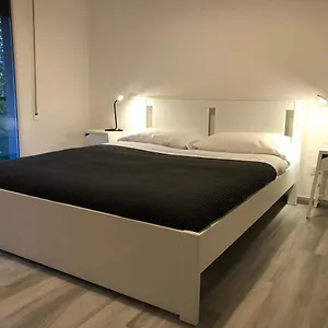  Bed and breakfast Four
